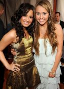 Demi-lovato-and-miley-cyrus