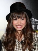 demi-lovato-in-black-hat1.jpg